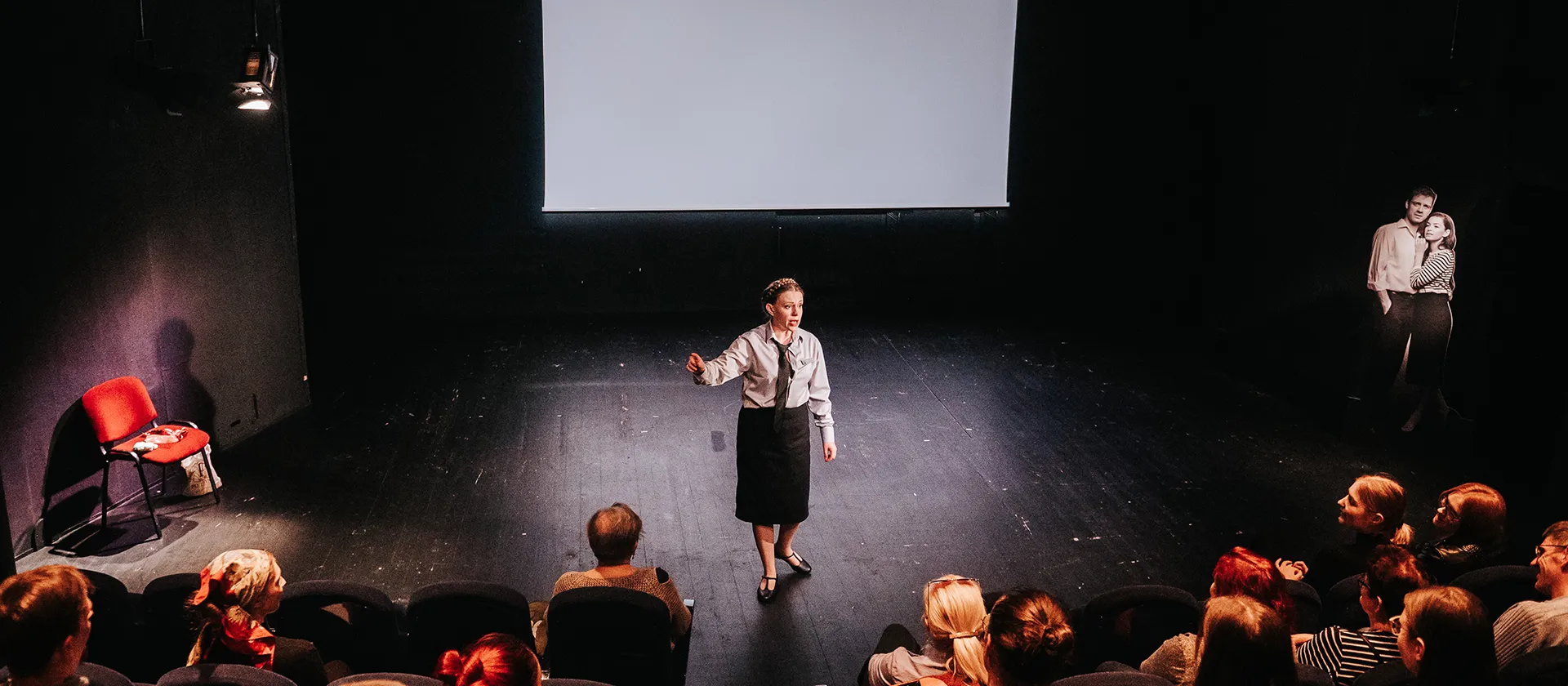 Matylda Paszczenko, zdjęcie ze spektaklu Bileterka, fot. Dawid Stube