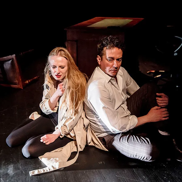 zdjęcie ze spektaklu „Oleanna”