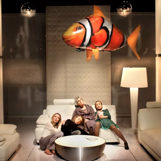 zdjęcie ze spektaklu Posprzątane, fot. Mariusz Grzegorzek