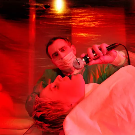 zdjęcie ze spektaklu Posprzątane, fot. Mariusz Grzegorzek