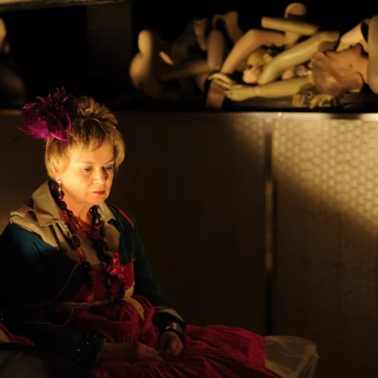 zdjęcie ze spektaklu Stara kobieta wysiaduje, fot. Greg Noo-Wak 