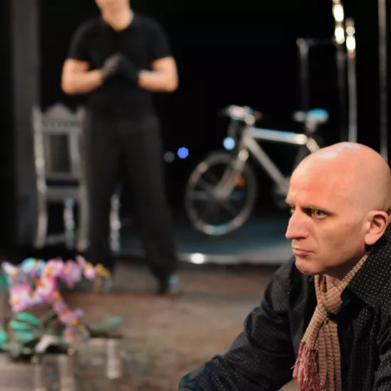 zdjęcie ze spektaklu Rowerzyści, fot. Greg Noo-Wak 