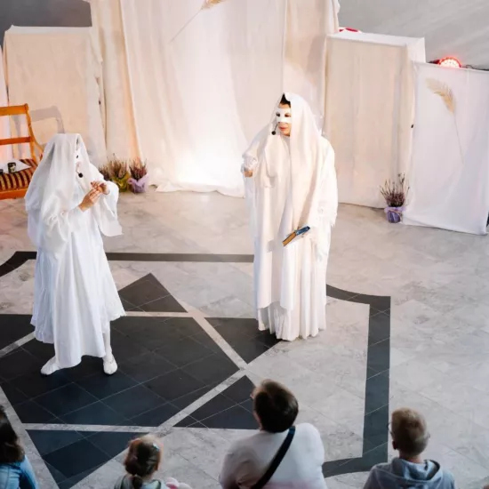 Zdjęcie ze spektaklu O tym który spadł z nieba - bajka 