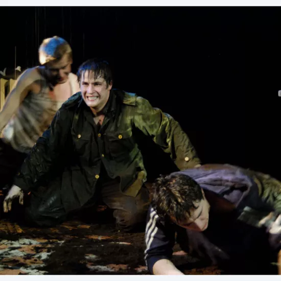 zdjęcie ze spektaklu Osaczeni, fot. Greg Noo-Wak 