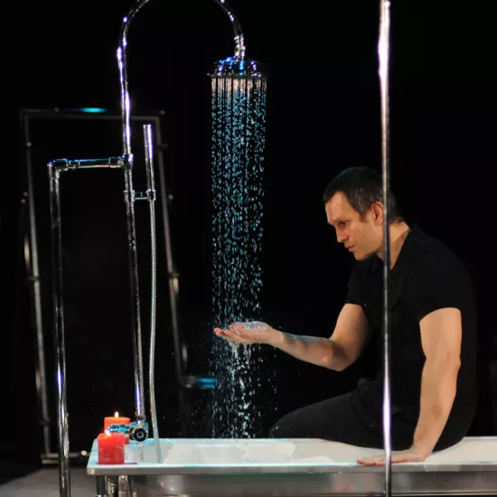 zdjęcie ze spektaklu Rowerzyści, fot. Greg Noo-Wak 