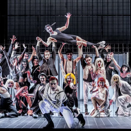 zdjęcie ze spektaklu Opera za trzy grosze, fot. Greg Noo-Wak 