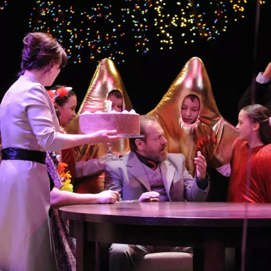 zdjęcie ze spektaklu Kotka na rozpalonym blaszanym dachu, fot. Greg Noo-Wak 