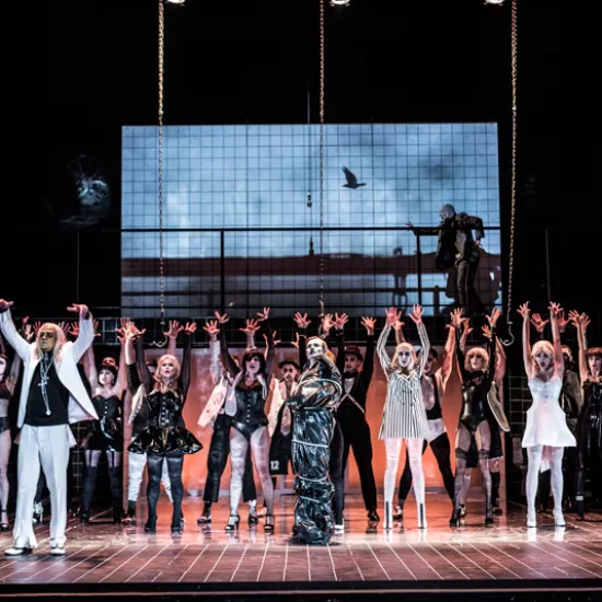 zdjęcie ze spektaklu Opera za trzy grosze, fot. Greg Noo-Wak 