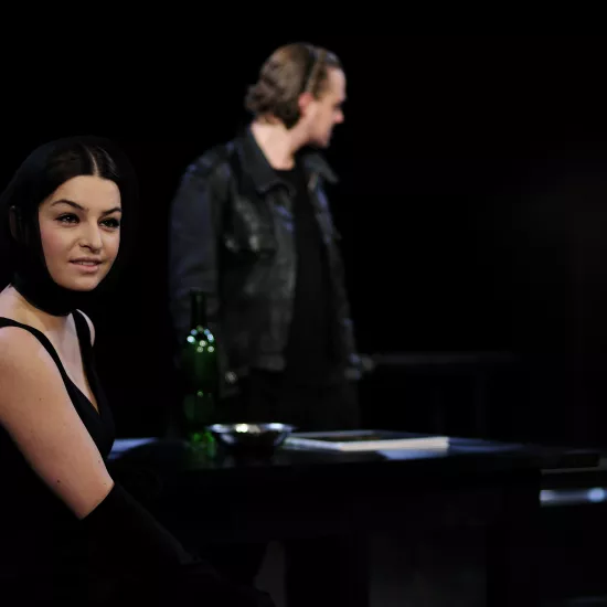 zdjęcie ze spektaklu Barbelo, o psach i dzieciach, fot. Greg Noo-Wak