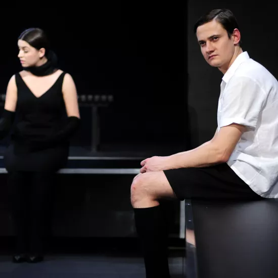 zdjęcie ze spektaklu Barbelo, o psach i dzieciach, fot. Greg Noo-Wak