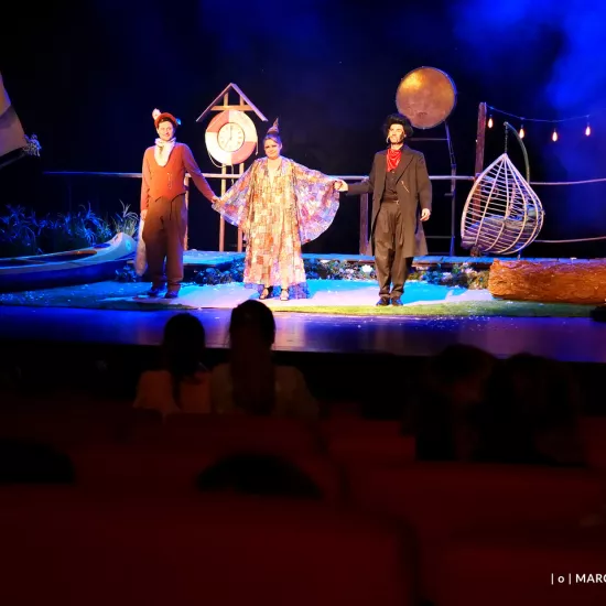 ukłony po spektaklu „Tylko jeden dzień" w Bełchatowie