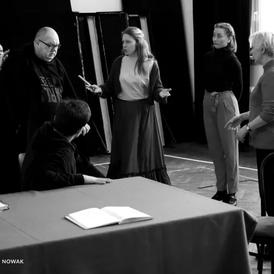 próba spektaklu „Świętoszek" w reżyserii Magdaleny Piekorz, na zdjęciu Paweł Tucholski, Katarzyna Brudek, Matylda Paszczenko, Iwona Dróżdż, Magdalena Piekorz, fot. Marcin Nowak