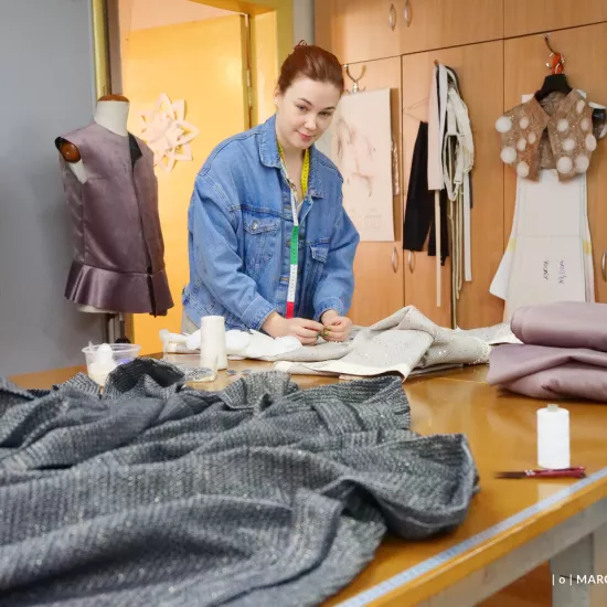 przygotowania do premiery „Świętoszka", pracownia krawiecka, fot. Marcin Nowak