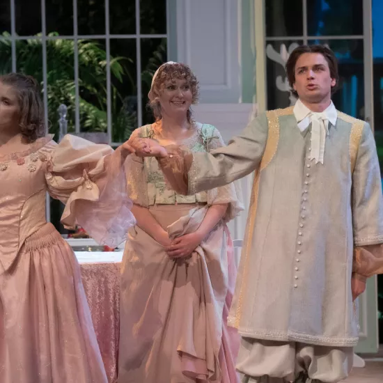 „Świętoszek", na zdjęciu: Sara Lityńska, Iwona Karlicka, Wiktor Piechowski, fot. Mikołaj Pływacz