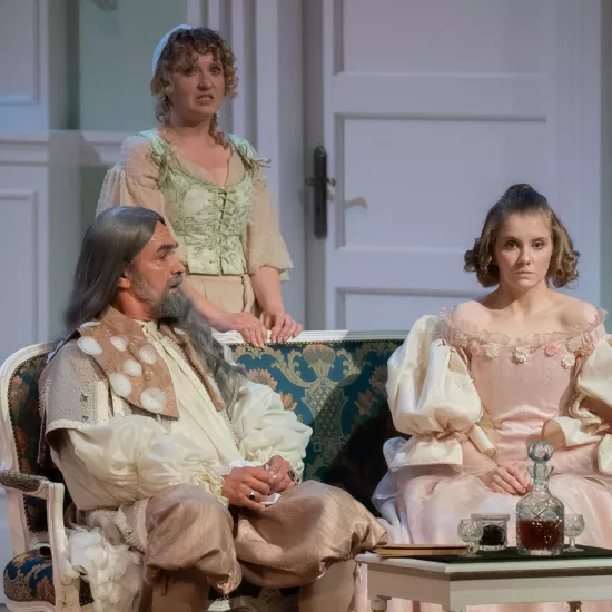 „Świętoszek", na zdjęciu: Dariusz Bereski, Iwona Karlicka, Sara Lityńska, fot. Mikołaj Pływacz