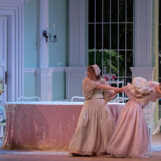 „Świętoszek", na zdjęciu: Wiktor Piechowski, Iwona Karlicka, Sara Lityńska, fot. Mikołaj Pływacz